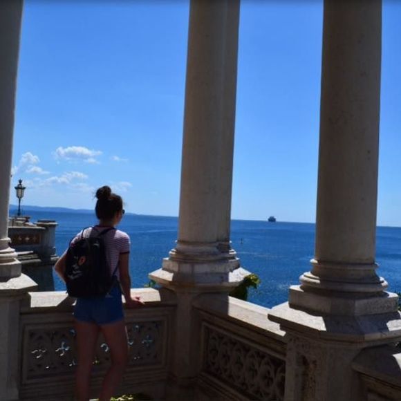 Meet your Posher, Clara - Picture 1 of 1